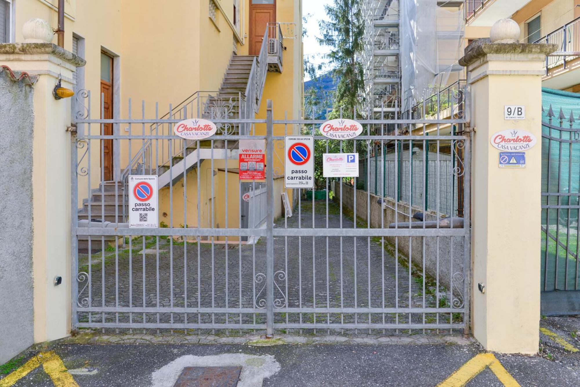 Charlotte Appartamento Con Parcheggio, 5 Terre, Vicino Stazione La Spezia Exterior photo